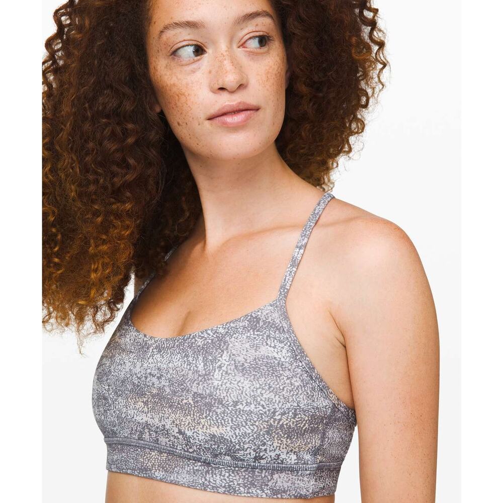 Lululemon Flow Y Sports Bra in Frozen Vista Alpine White Women's Size 6‎